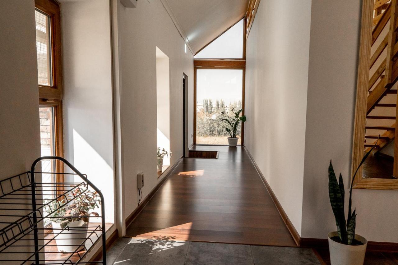 Modern Loft Lighthouse Hostel Karakol Ngoại thất bức ảnh