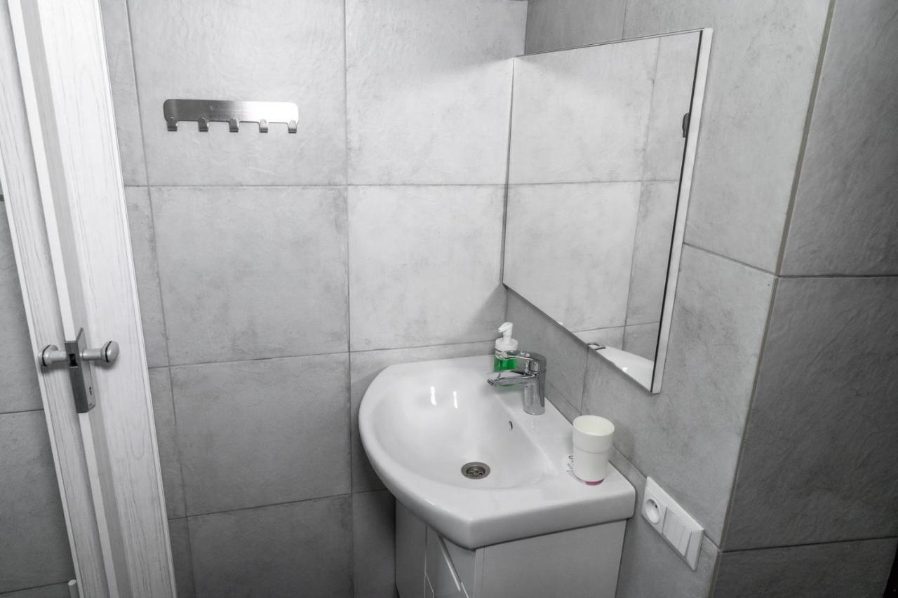 Modern Loft Lighthouse Hostel Karakol Ngoại thất bức ảnh