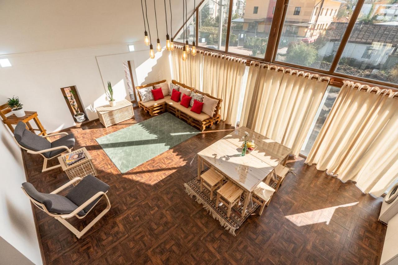 Modern Loft Lighthouse Hostel Karakol Ngoại thất bức ảnh